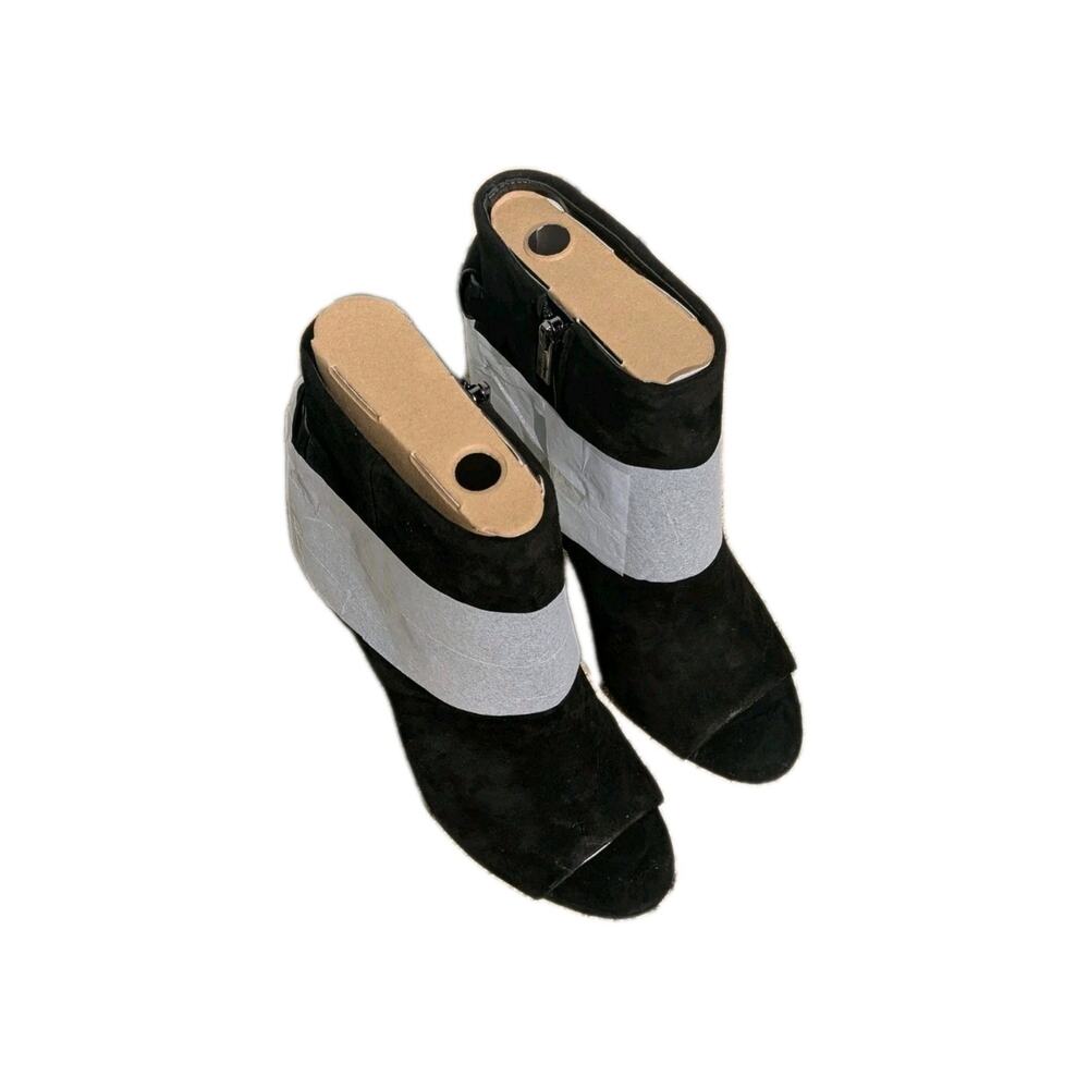 Black Vince Camuto Women's Solid Ankle 4 Inch Heel Booties Size 7.5 New